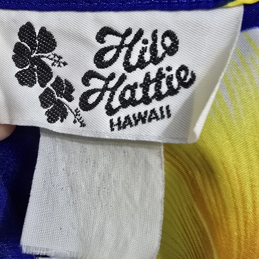 HILO HATTIE Vintage Hawaiian Button-up Shirt Men's Size Large - Picture 2 of 6